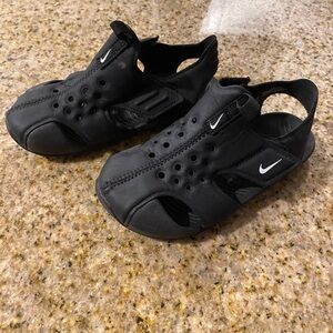 Black Nike Sandals/water Shoes